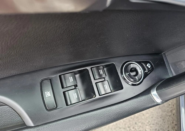 Hyundai i40 cena 44400 przebieg: 92000, rok produkcji 2015 z Lądek-Zdrój małe 631